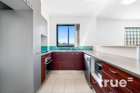 ENTICING ONE BEDROOM APARTMENT IN THE HHEART OF LEICHHARDT - Photo 3