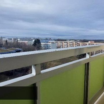 4 Zimmer mit Balkon und EBK, frisch saniert mit Aufzug - Foto 1