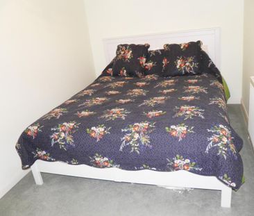 2 bedroom end of terrace house to rent - Photo 5