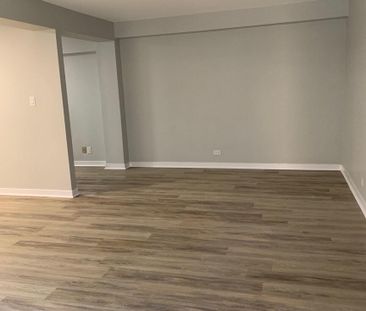 226 - 1255 Sherwood Crescent, Mount Royal - Photo 3
