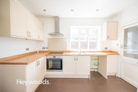 3 bed town house to rent in Alexandra Road, May Bank, Newcastle-under-Lyme ST5 - Photo 5