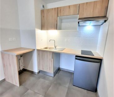 Location Appartement 2 pièces 44m² NIMES 30000 - Photo 2