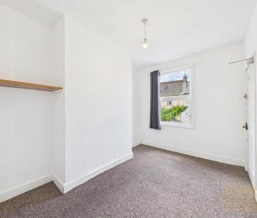 4 bedroom terraced house to rent - Photo 5