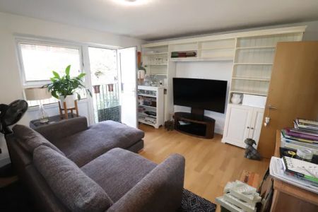 High Street, Brentwood, Property for rent - Photo 2
