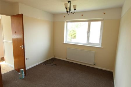 3 bedroom detached house to rent - Photo 2