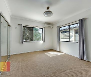 MODERN SPACIOUS 4 BEDROOM HOME WITH AIR CON - Photo 4