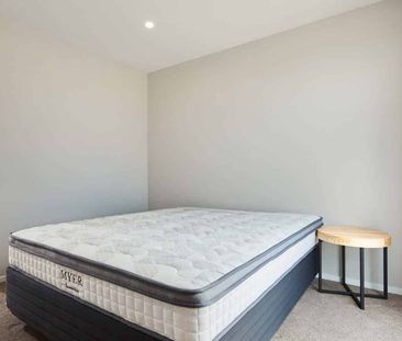 Modern One-Bedroom Townhouse in Prime Location - Photo 4