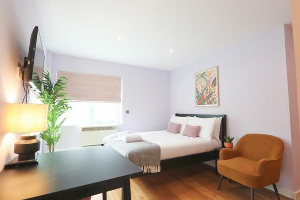 Studio to rent - Photo 1