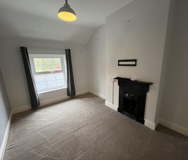 2 bedroom semi-detached house to rent - Photo 6