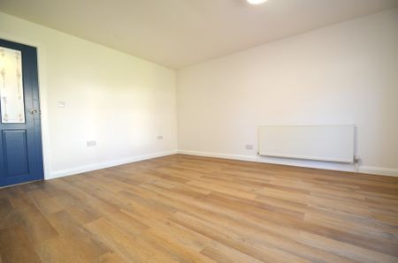 3 bedroom Property to rent - Photo 3