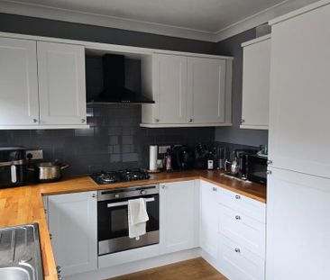 2 bedroom semi-detached house to rent - Photo 4