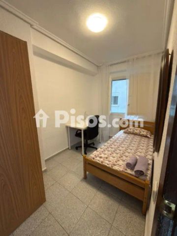 Piso en alquiler en Carrer de l'Explorador Andrés - Foto 2