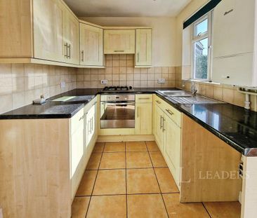 3 bedroom bungalow to rent - Photo 2
