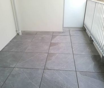 Location Appartement 2 pièces 46m² ANNECY 74000 - Photo 4