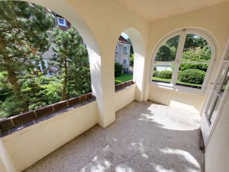 Nähe Stadtpark: Schöne 3,5-Zimmer-Wohnung mit Loggia in zentraler Lage in 23568 Lübeck-St.Gertrud - Foto 4