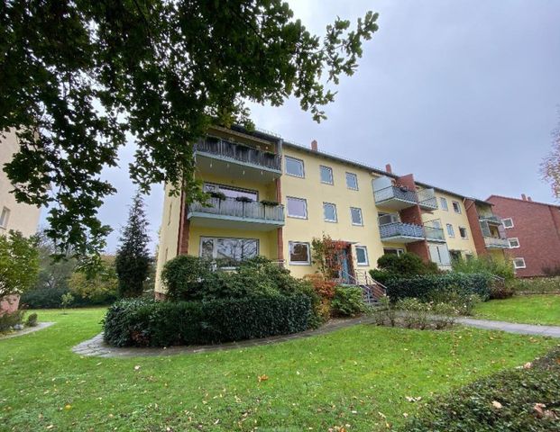 Sanierte Vier-Zimmer-Wohnung mit zwei Balkonen in ruhiger Lage Horns - Foto 1