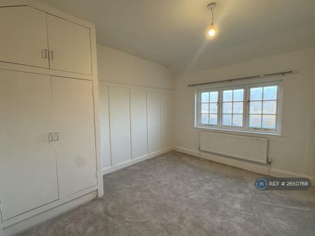 3 bedroom detached house to rent - Photo 2