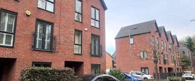 Brooks Mews, Aylesbury, HP19 - Photo 1