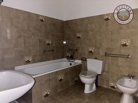 COLOGNE (32430) - Photo 3