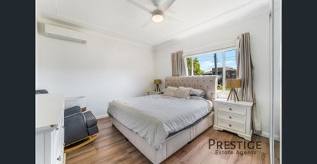 Modern Family Residence! - Photo 3