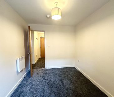 Kayley House, New Hall Lane - Photo 4
