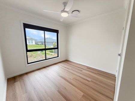 BRAND NEW 5-BEDROOM HOME WITH ALFRESCO & DOUBLE GARAGE - Photo 3