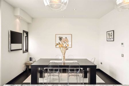 4770 square feet of beautiful light-filled space in this three floor flat by Hyde Park. The property comprises: exquisitely finished kitchen/breakfast room, generously sized reception room, - Photo 4