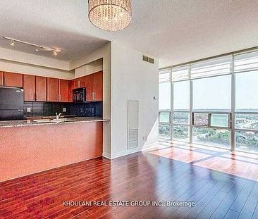 Kariya And Elm Beautiful 2Bdrm +Den As 3rd Bdrm Modern Kitchen Open - Photo 1