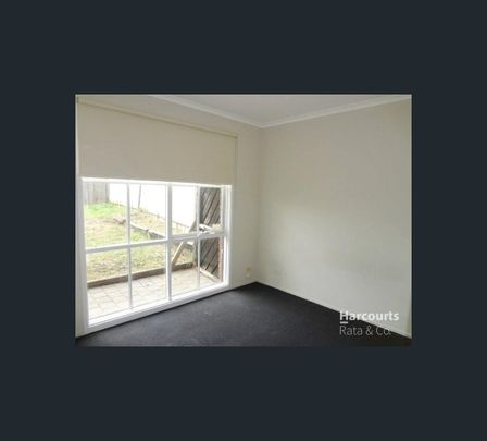 21 Gunbower Crescent, Meadow Heights, Vic 3048 - Photo 1