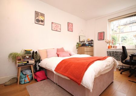 3 bedroom flat to rent - Photo 3