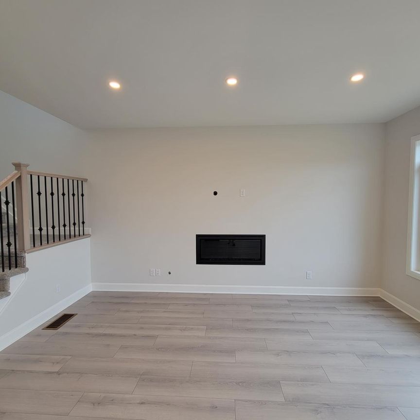 1418 Tulip Dr, Kingston, ON K7P 0S4 - Photo 1