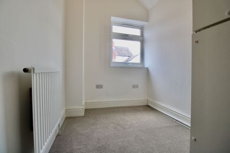 3 Bedroom - Photo 3