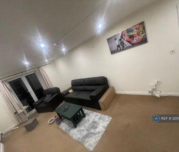 1 bedroom in a house share to rent - Photo 2