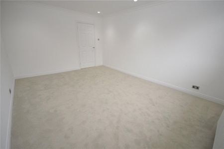 3 bedroom apartment to rent - Photo 4