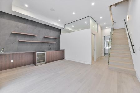 For Lease - 369 Millwood Road, Toronto, Ontario - Photo 4