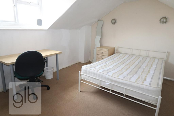 4 bedroom terraced house to rent - Photo 1