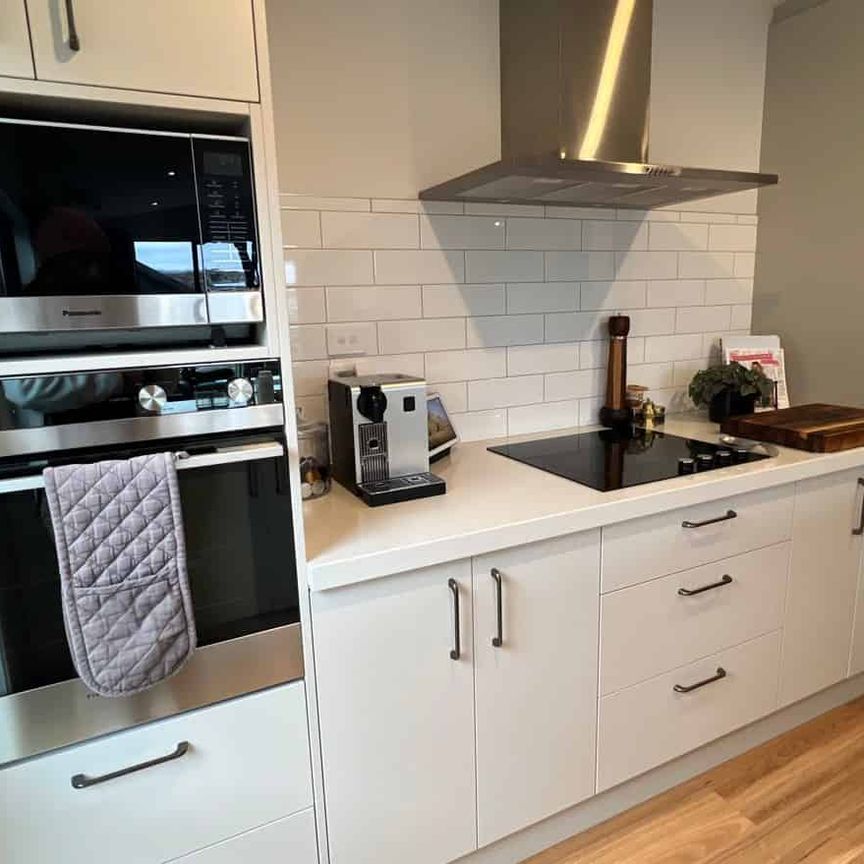 Contemporary Established Home in Hanley's - Photo 1