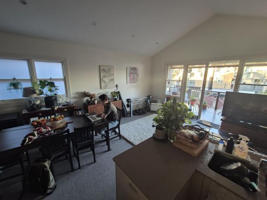 Kensington - Photo 1