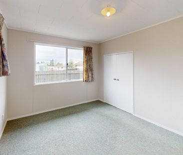 Shannon - 3 bedrooms - Photo 2