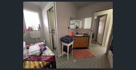 Private Rear Property / High Vaulted Ceilings! - Photo 5