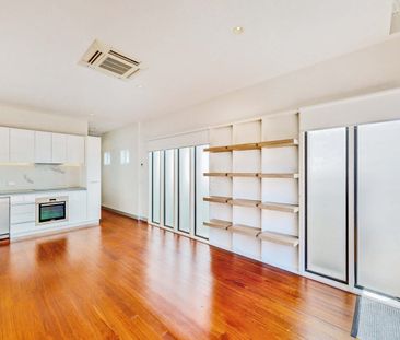 Victorian Charm With Modern Comfort - Photo 6