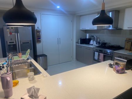 Cranbourne East - Photo 4