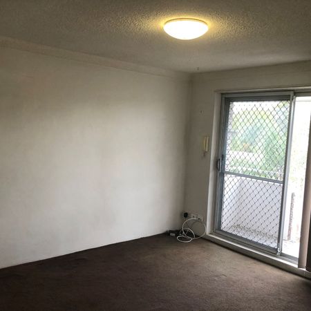Perfectly Positioned 2-Bedroom Unit - Photo 4