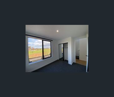 7 Stitch Walk, Fraser Rise, Vic 3336 - Photo 6