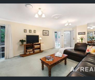 Light-Filled, Family-Friendly Unit in Bentleigh East - Photo 3