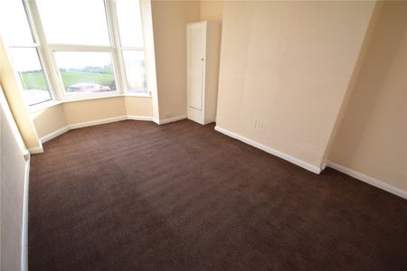 2 bed apartment to rent in St. Annes Road, Bridlington, YO15 - Photo 4