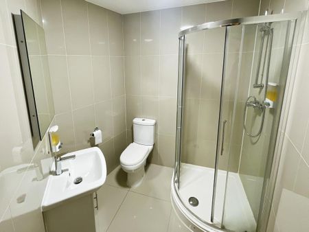 1 bedroom flat to rent - Photo 2