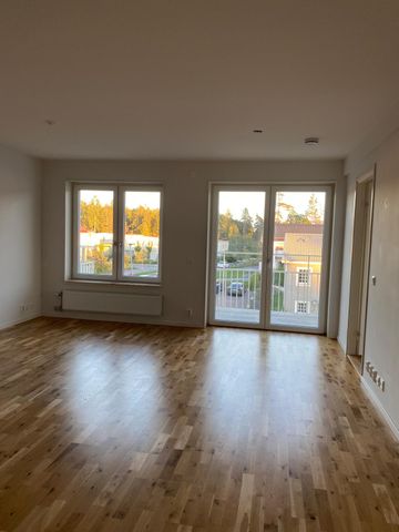 Blåhallonvägen, Strängnäs - Photo 3