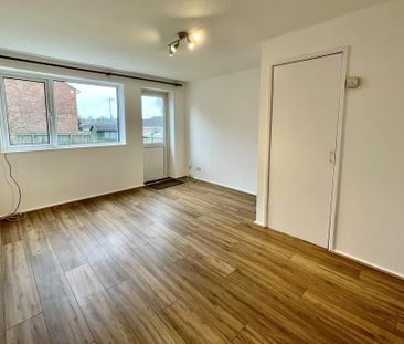 2 bedroom end of terrace house to rent - Photo 3