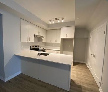 For Lease - 349 WHEAT BOOM Drive Unit# B-208, Oakville, Ontario - Photo 2